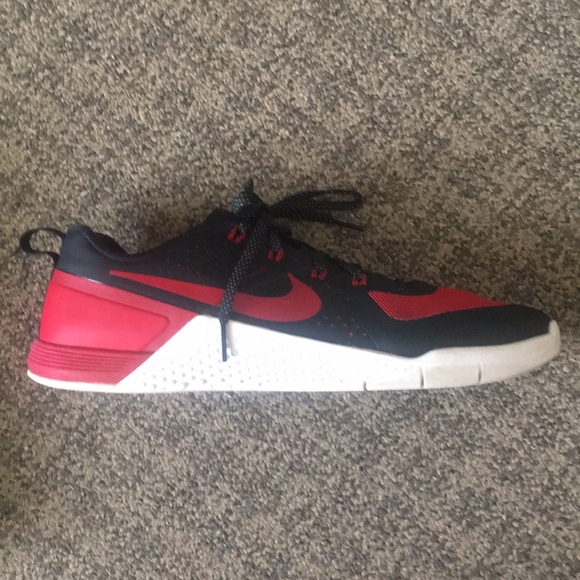 nike metcon 1 banned for sale